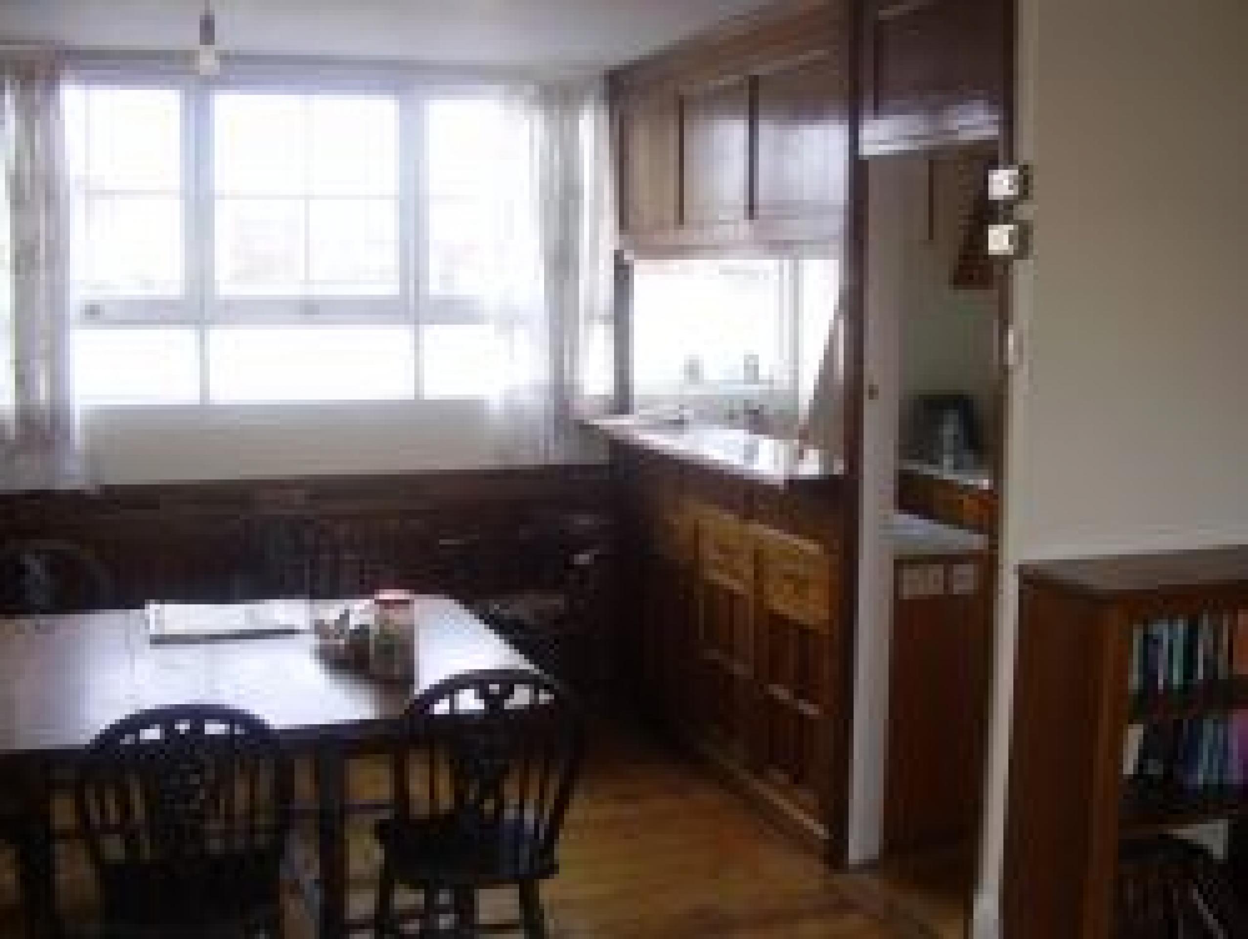 			NEW ON!, 4 Bedroom, 1 bath, 1 reception Flat			 Ledbury Road, NOTTING HILL W11 W11